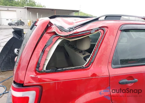 2011 Ford Escape Xlt z USA, uszkodzony, nr VIN 1FMCU9DG6BKB81928